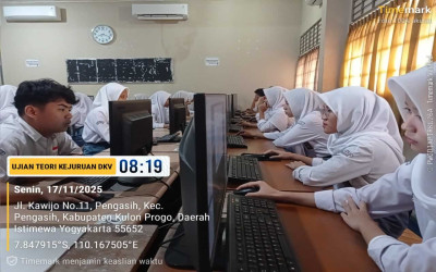 Pelaksanaan Ujian Teori Kejuruan DKV Kelas XIIDKV1 dan XIIDKV2 (17/11/2025)